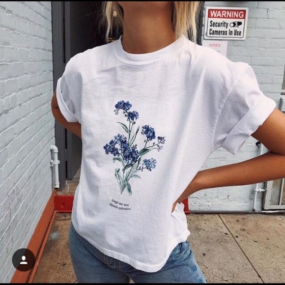 Brandy Melville forget me not Aleena T-shirt - Picture 4 of 8